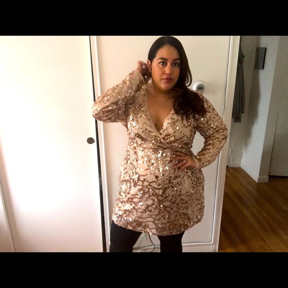 GOLD, knee length, long sleeve, dress size 18